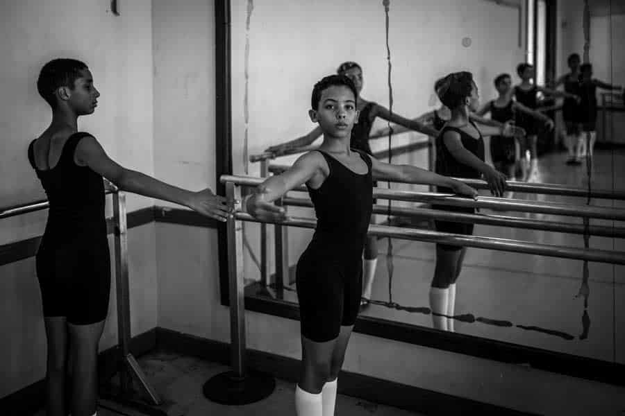 Viaje Fotográfico Cuba Escuela Nacional de Ballet de La Habana Bailarines Nacho Marlats Fotografía de Viajes